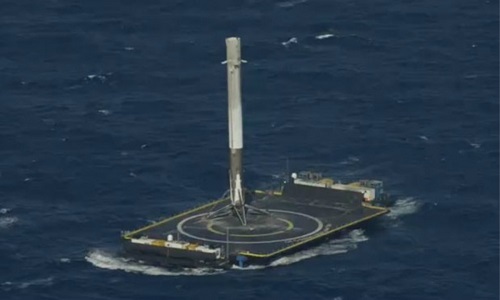 SpaceX成功通过海上平台完成“猎鹰9号”火箭的回收