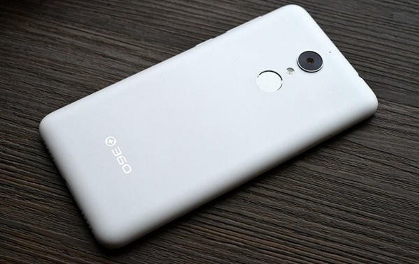 测评：魅族魅蓝Note3 VS 360手机N4 性能担当谁更值得买？