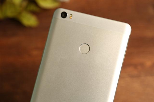 小米Max测评：MIUI 8界面硬件跑分强劲的大屏手机