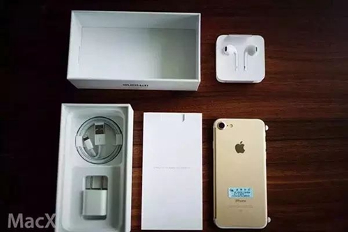 iPhone7五色机型开箱图赏：苹果7亮黑色果然最受欢迎