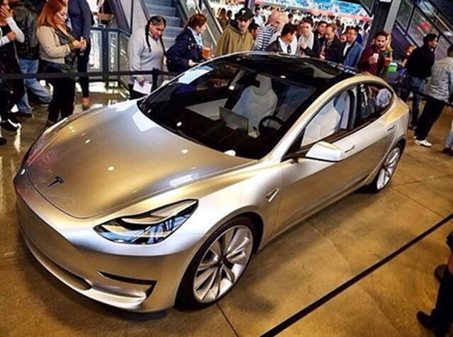 特斯拉新款电动汽车Model3谍照曝光 售价仅为3.5万美元