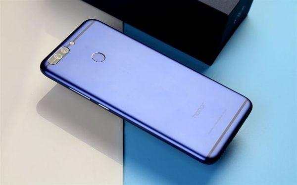 华为发布荣耀8 Pro 搭载麒麟960处理器主打游戏及VR