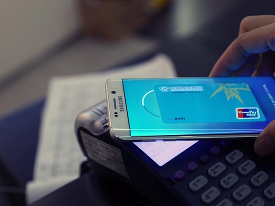 手机支付大战一触即发 Apple Pay和三星智付谁更得人心？