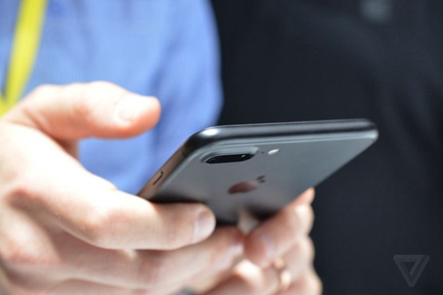 iPhone7上手测评:苹果7果然还是黑色最好看