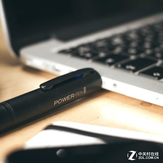 新奇圆珠笔一物多用!能当应急充电宝